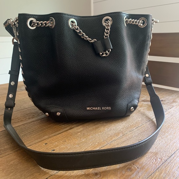 Michael Kors $329 Alaina small pebbled leather bucket bag - Picture 5 of 16